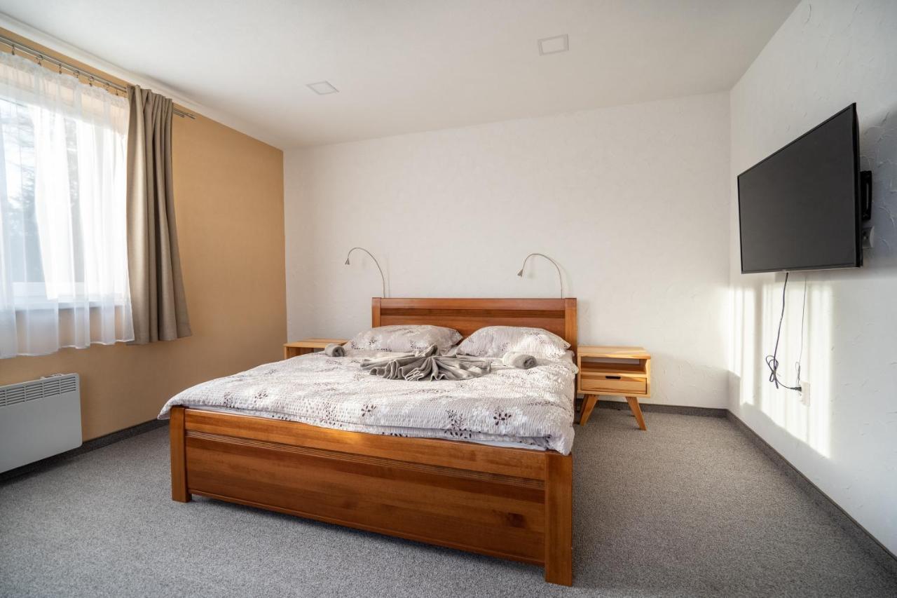 Apartmany Janka + Camp Besenova Luaran gambar