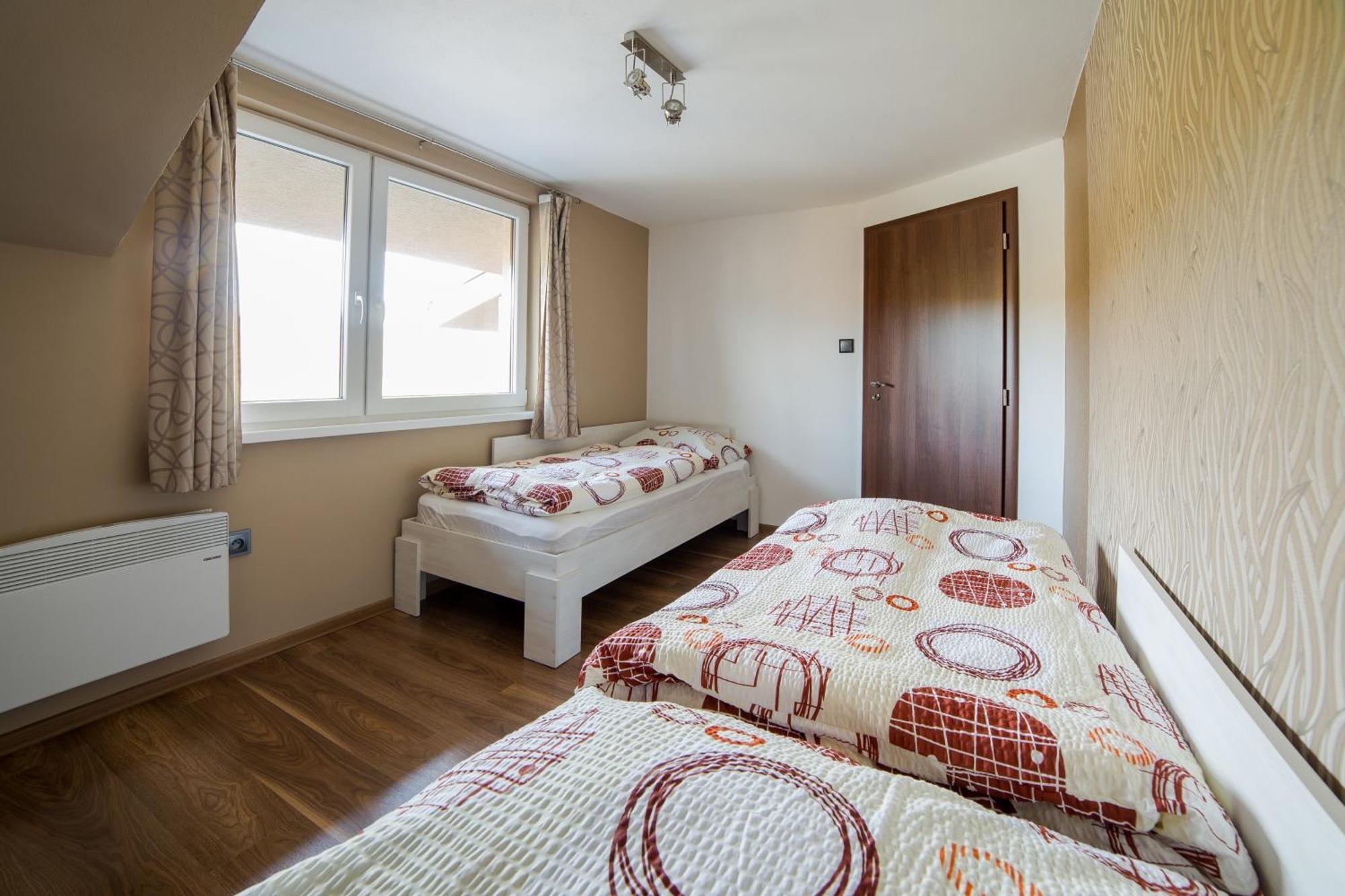 Apartmany Janka + Camp Besenova Luaran gambar