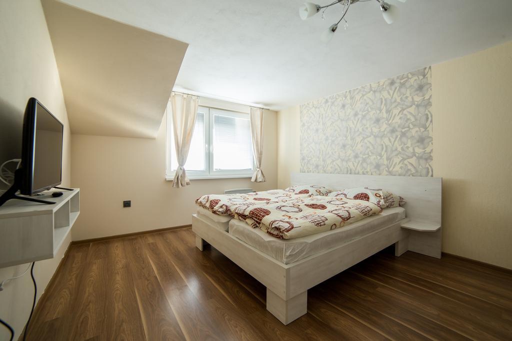 Apartmany Janka + Camp Besenova Luaran gambar
